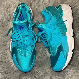 Nike Huarache in Washed Teal